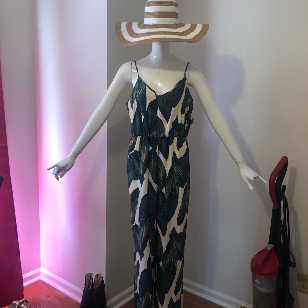 Elegant Leaf Print Maxi Dress